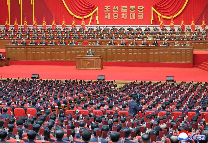 ภาพนี้เผยแพร่เมื่อวันจันทร์ที่ 23 กุมภาพันธ์ 2026 โดยรัฐบาลเกาหลีเหนือ แสดงให้เห็นผู้นำคิม จองอุน เข้าร่วมการประชุมใหญ่พรรคแรงงานผู้ปกครองในกรุงเปียงยาง เมื่อวันอาทิตย์ที่ 22 กุมภาพันธ์ 2026