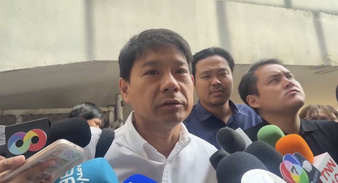 นายพิจารณ์ เชาวพัฒนวงศ์ กรรมการบริหารพรรคประชาชน
