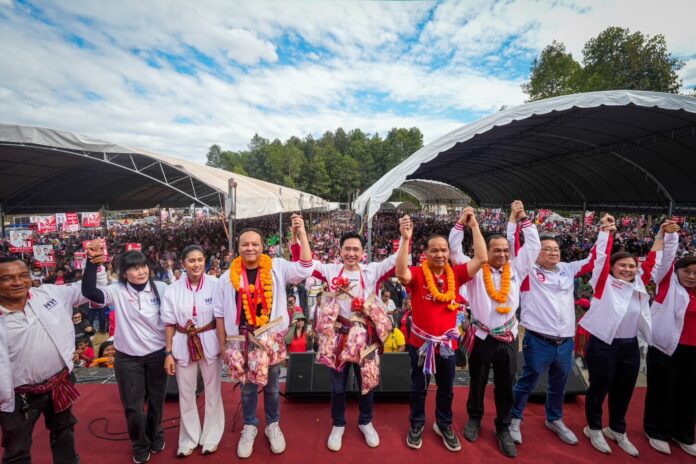 ยศชนัน เพื่อไทย