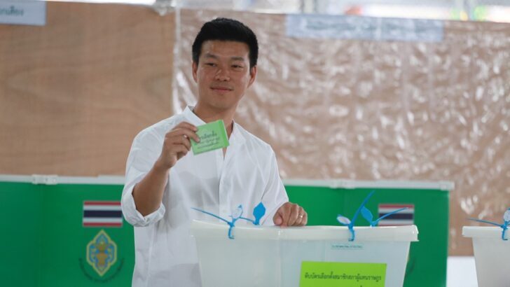 Thailand Holds Early Election and Constitutional Referendum