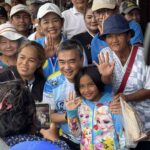 อภิสิทธิ์​ บุกชะอวด​ ช่วยแม่ 'ชัยชนะ' คนแห่รับ คึกคัก​ ยกนครศรีฯ​ โมเดล เอากระแสฝ่ากระสุ่น