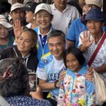 อภิสิทธิ์​ บุกชะอวด​ ช่วยแม่ 'ชัยชนะ' คนแห่รับ คึกคัก​ ยกนครศรีฯ​ โมเดล เอากระแสฝ่ากระสุ่น