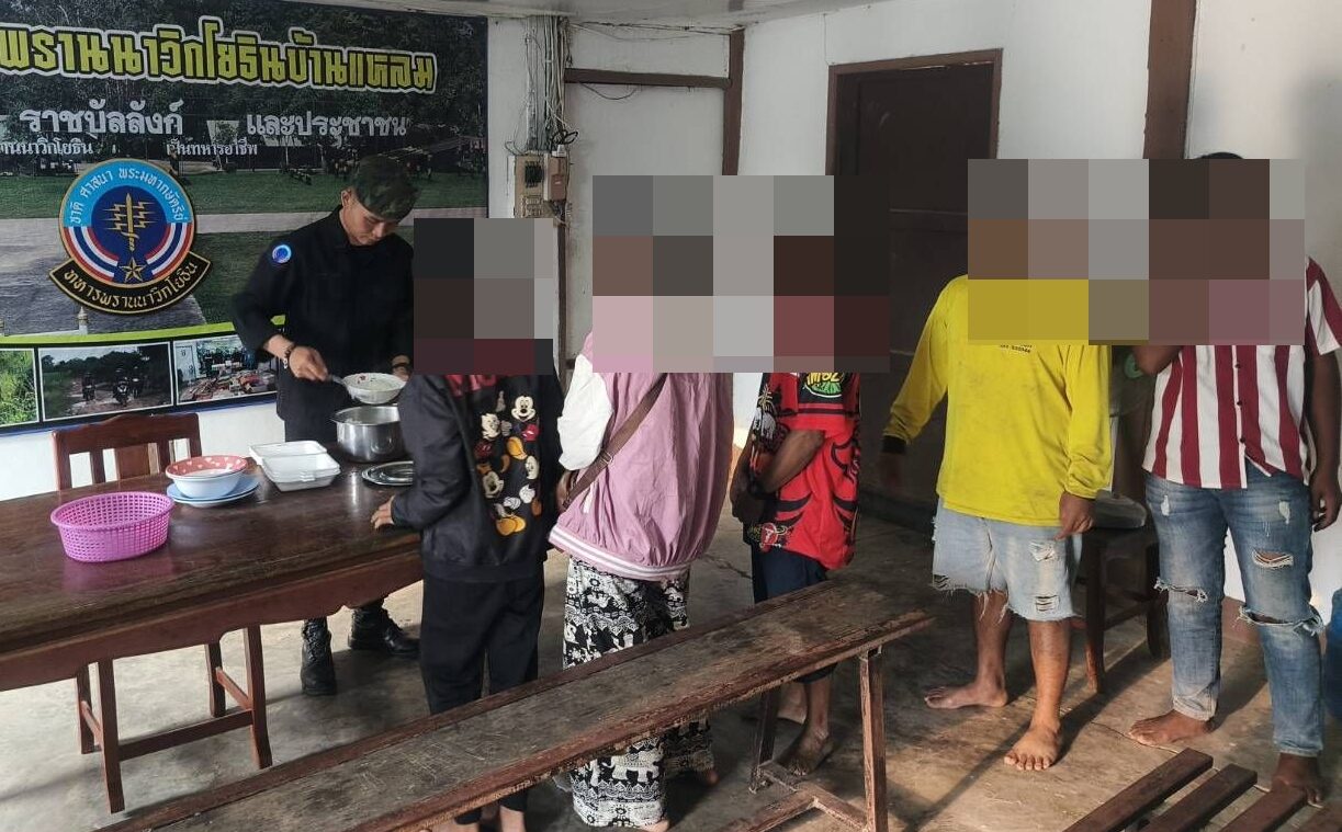 Navy Conducts Strict Border Check in Chanthaburi-Trat, Captures 10 Cambodian Migrant Workers
