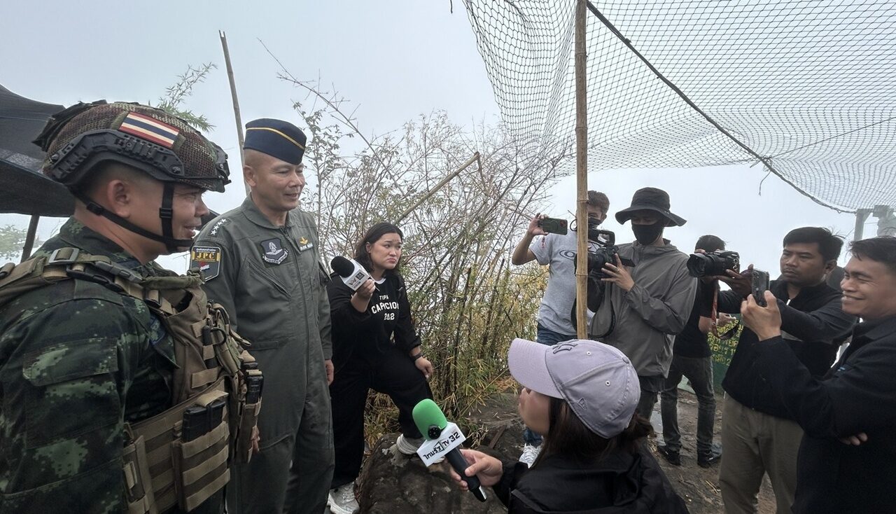 ลุยชายแดน หลังหยุดยิง! คณะศูนย์ข่าวสารฯ บุกแนวชายแดนศรีสะเกษ ตรวจพื้นที่จริง