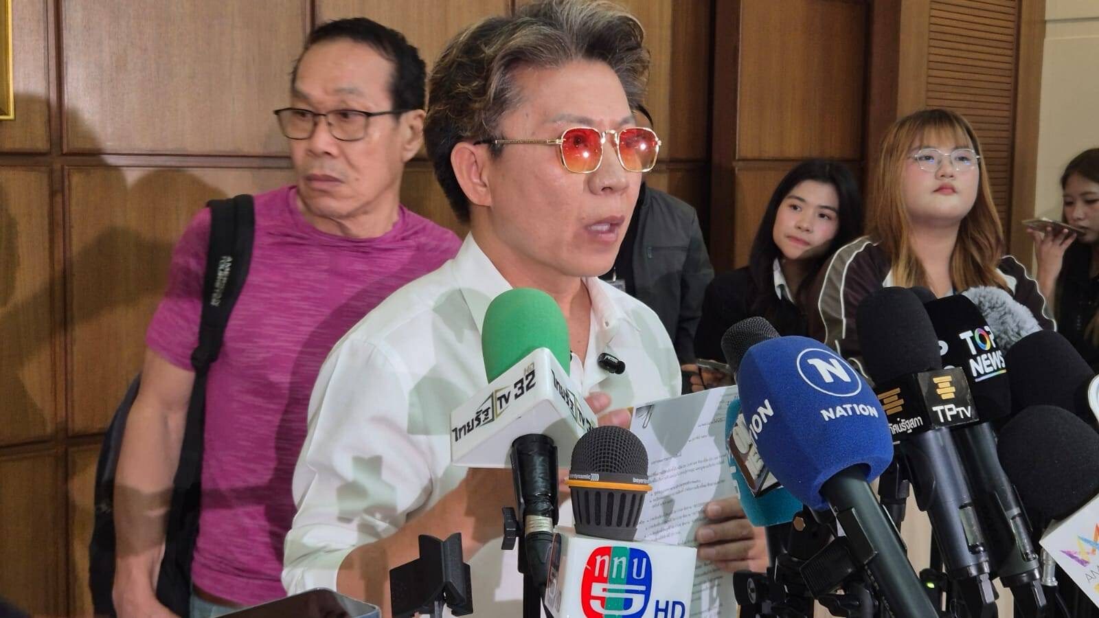นายประสิทธิ์ ปัทมผดุงศักดิ์ ผู้สมัคร สส. เขต 8 ปทุมธานี พรรคประชาชน