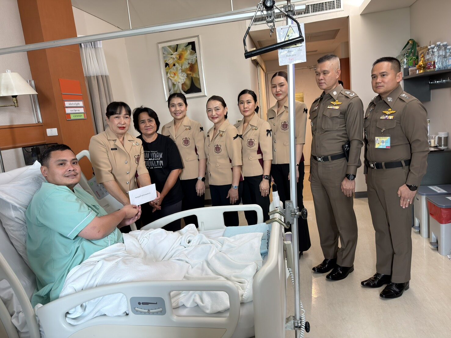 Police Wives Club Visits and Supports Injured Police Officers