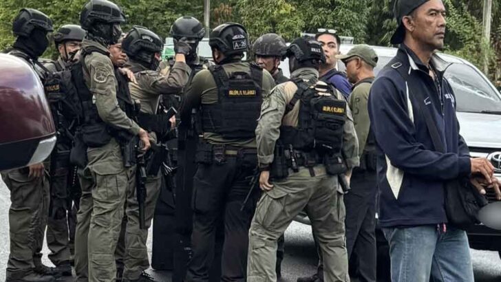 Teen Gunman Shoots School Director and Takes 300 Students Hostage in Hat Yai