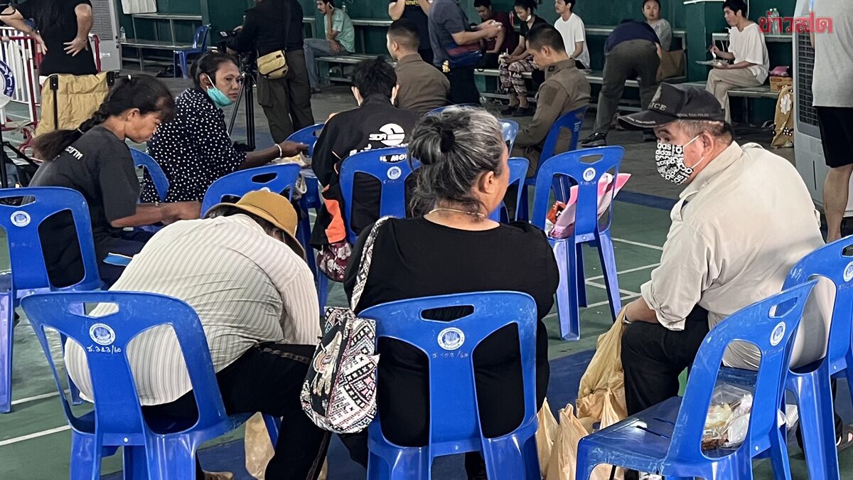 Chonburi District 1 Protesters Continue Overnight Ballot Box Vigil