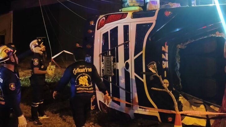 Dozens Injured as Phuket–Betong Bus Overturns in Huai Yot