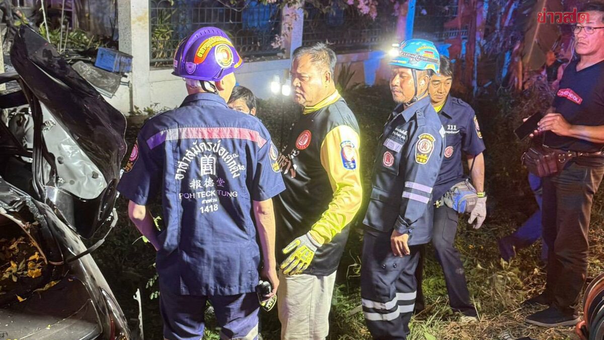 Car Veers Off Curve, Crashes into Power Pole, Driver Dies on Spot