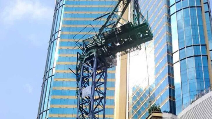 Construction Crane Collapses in Asok, Injuring Two Workers