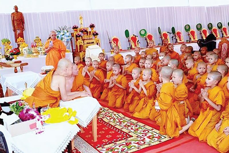 สดจากหน้าพระ - ยกเสาเอกอาคารพระมงคลเทพมุนี