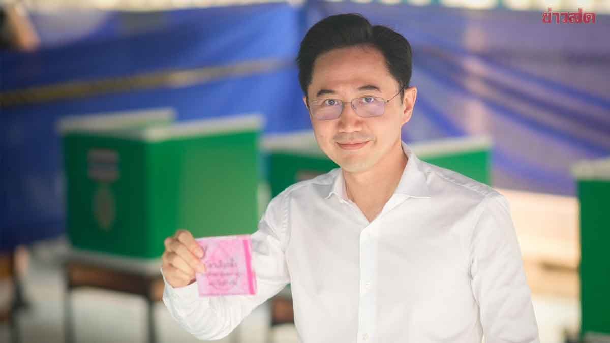 Yossanan and Wife Exercise Voting Rights, Seek Blessings from Yaovapa Before Casting Ballots