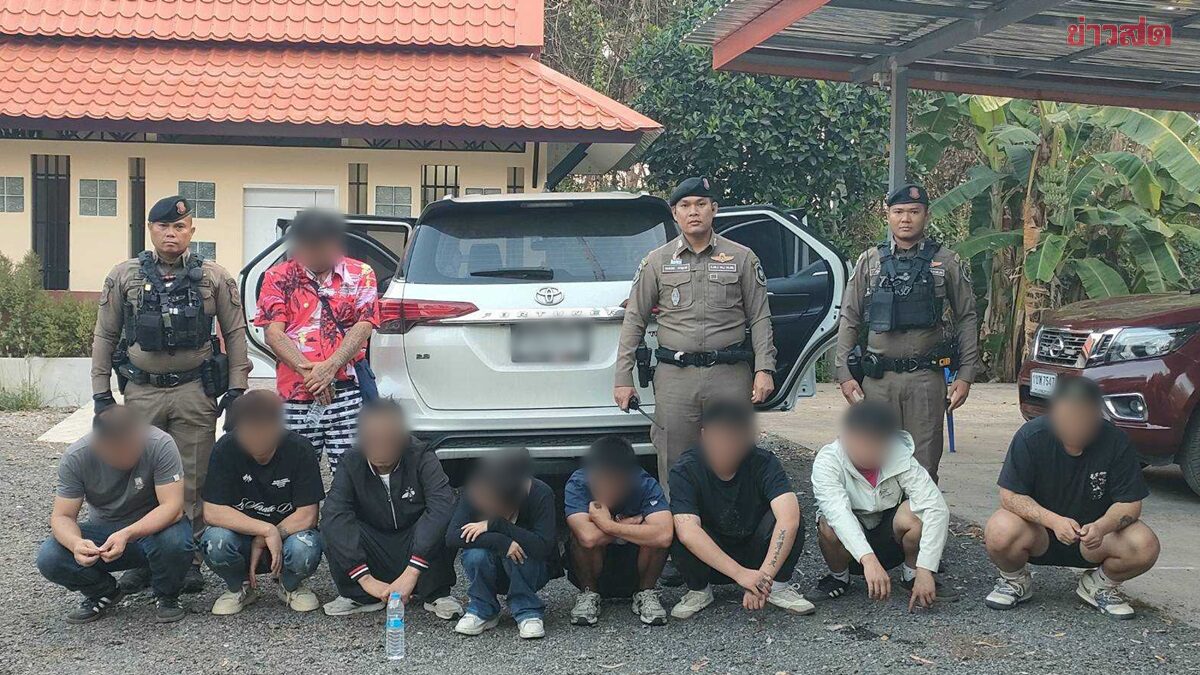 Smugglers Caught with 283 Mobile Phones, Transporting 8 Chinese and Myanmar Nationals