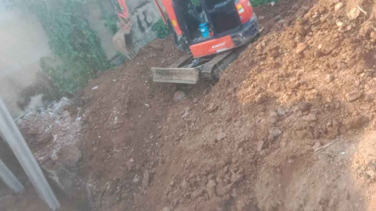 Tragic: Worker Buried Alive in 3-Meter Deep Pit After Landslide