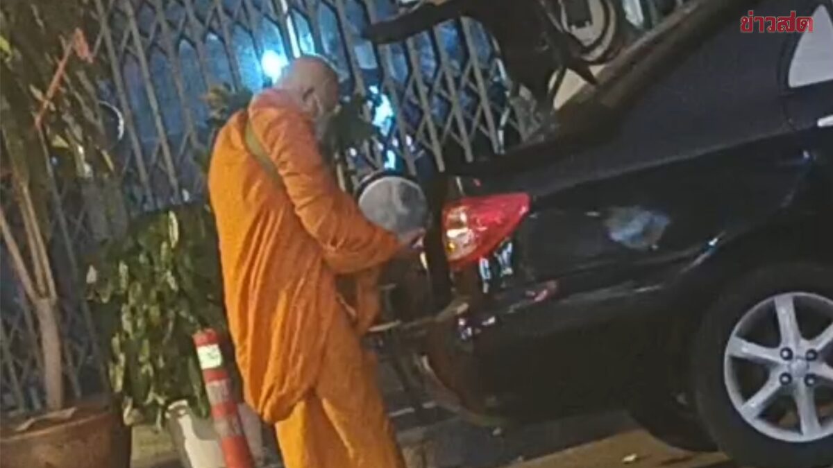 Senior Monk Luang Phi Nam Fon Orders Police Monks to Defrock 'Luang Ta Chop' for Improper Behavior