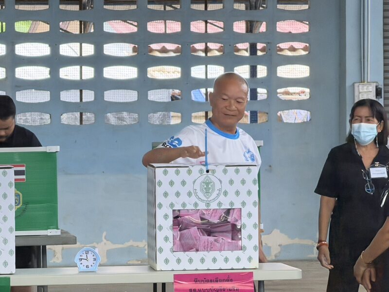 หม่ำ จ๊กมก ชวนคนไทยใช้สิทธิ์เลือกตั้ง