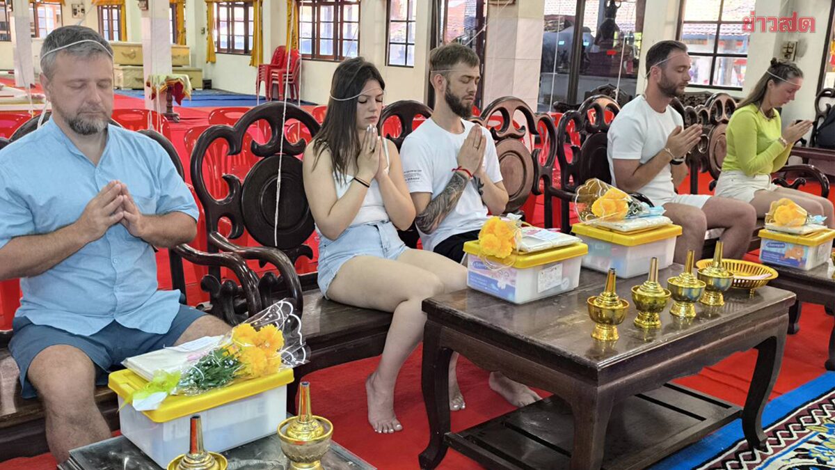 Russian Spiritual Tourists Participate in Coffin Lying Ritual to Enhance Life Fortune