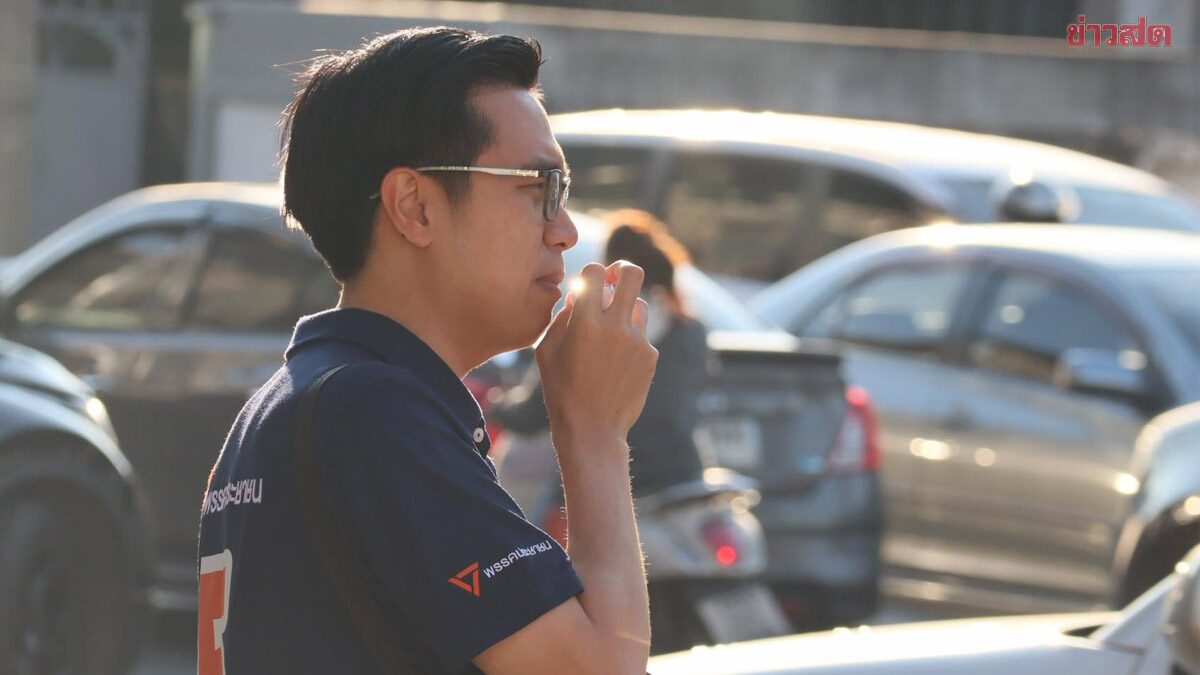 Folk Natachanon of People's Party Lodges Complaint with Election Commission over 500 Baht Vote Buying in Phitsanulok District 1