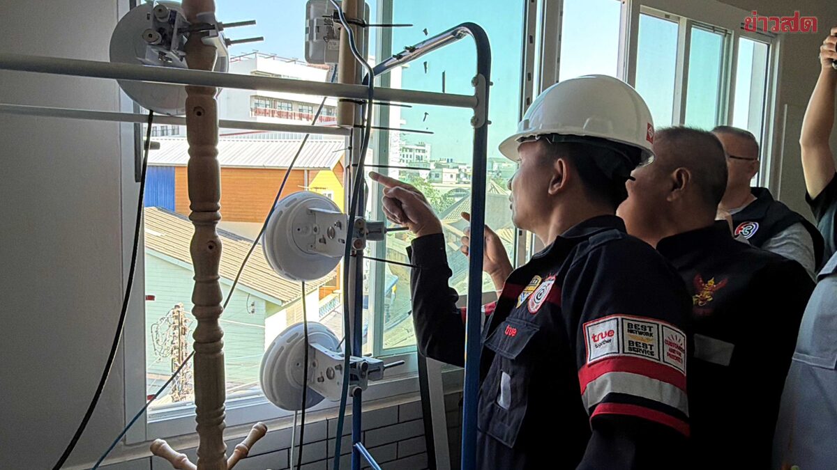 True Corporation Joins Police and NBTC to Raid Suspicious Building, Cut Cross-Border Internet Equipment