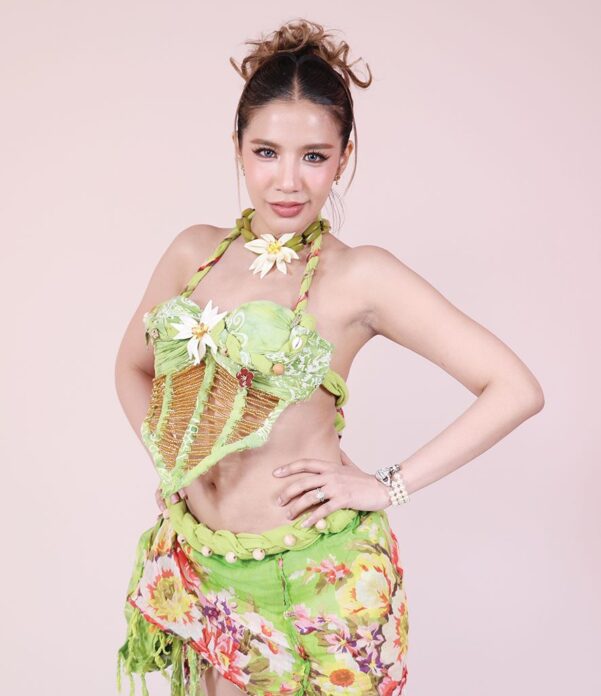 จับกระแสลูกทุ่ง