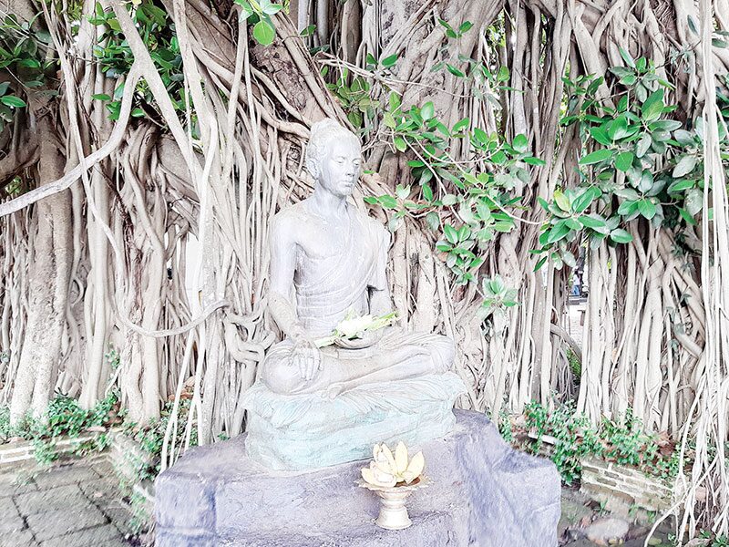 วัดแค คุ้มขุนแผนสุพรรณฯ