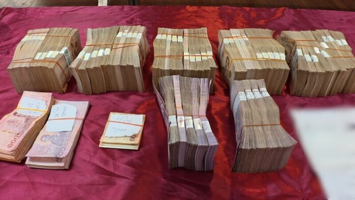 Chinese national arrested in Bangkok for police impersonation scam | News by Thaiger