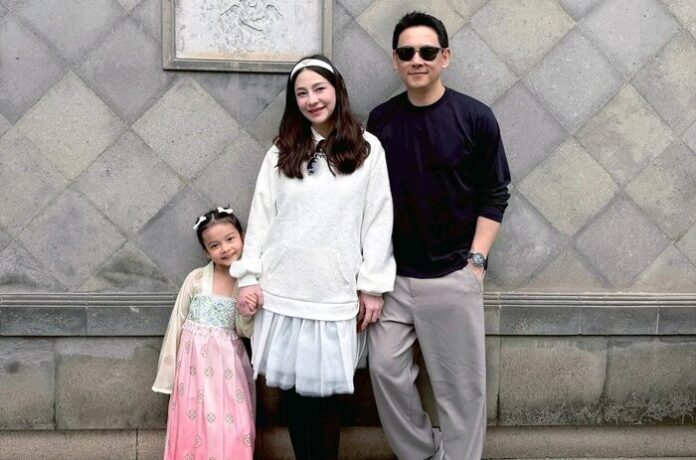 นาตาชา น่ารักจับใจในลุกส์ พส. จีน แปลงโฉมชมสวน 400 ปี 