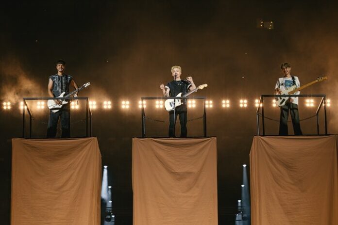 Three Man Down ระเบิดความมัน คอนเสิร์ตใหญ่ Live at สนามศุภชลาศัย