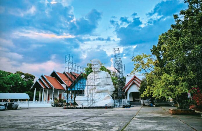 สดจากหน้าพระ
