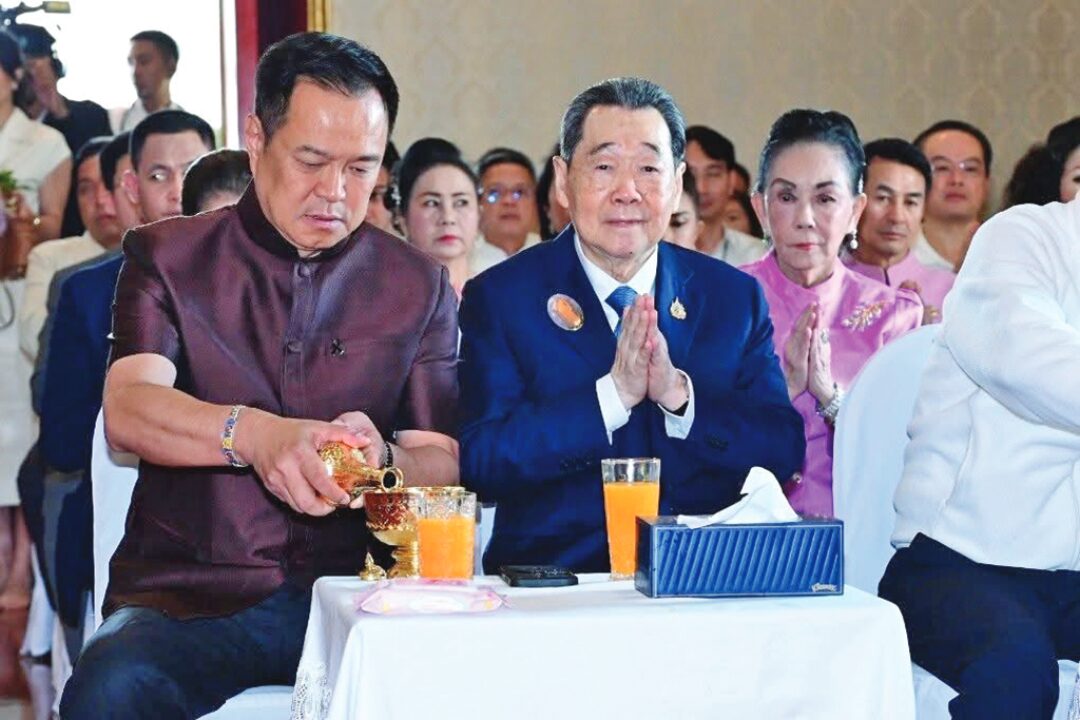 สดจากหน้าพระ