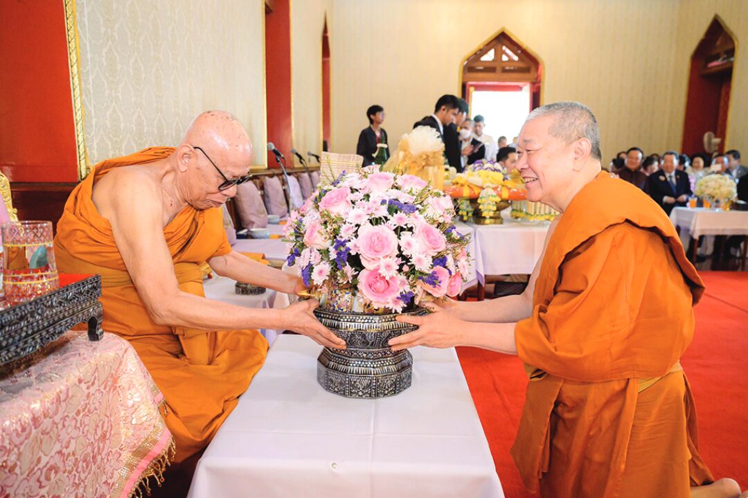 สดจากหน้าพระ