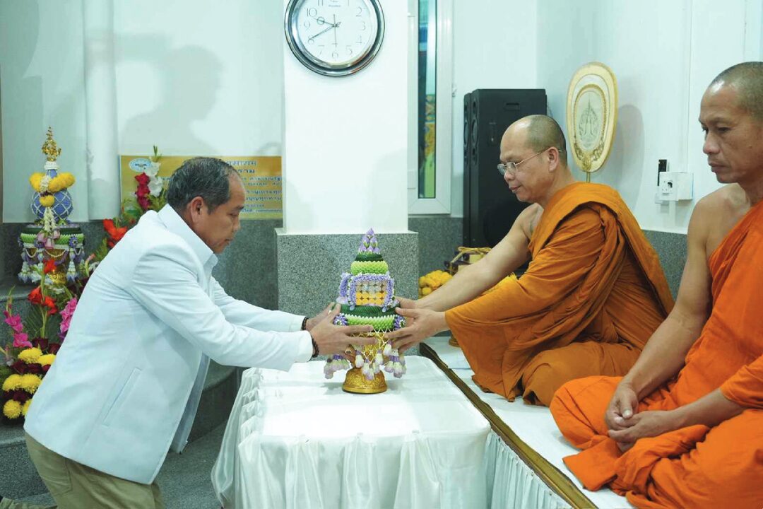 สดจากหน้าพระ 