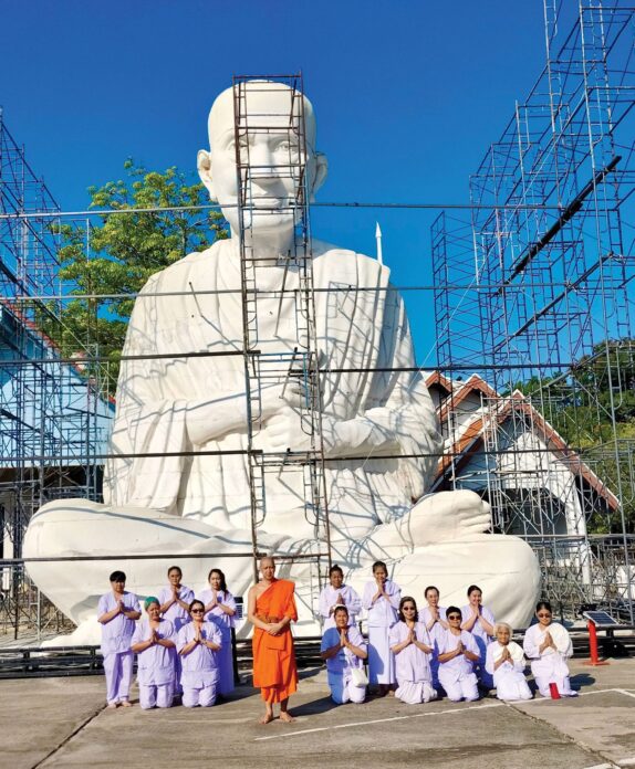 สดจากหน้าพระ