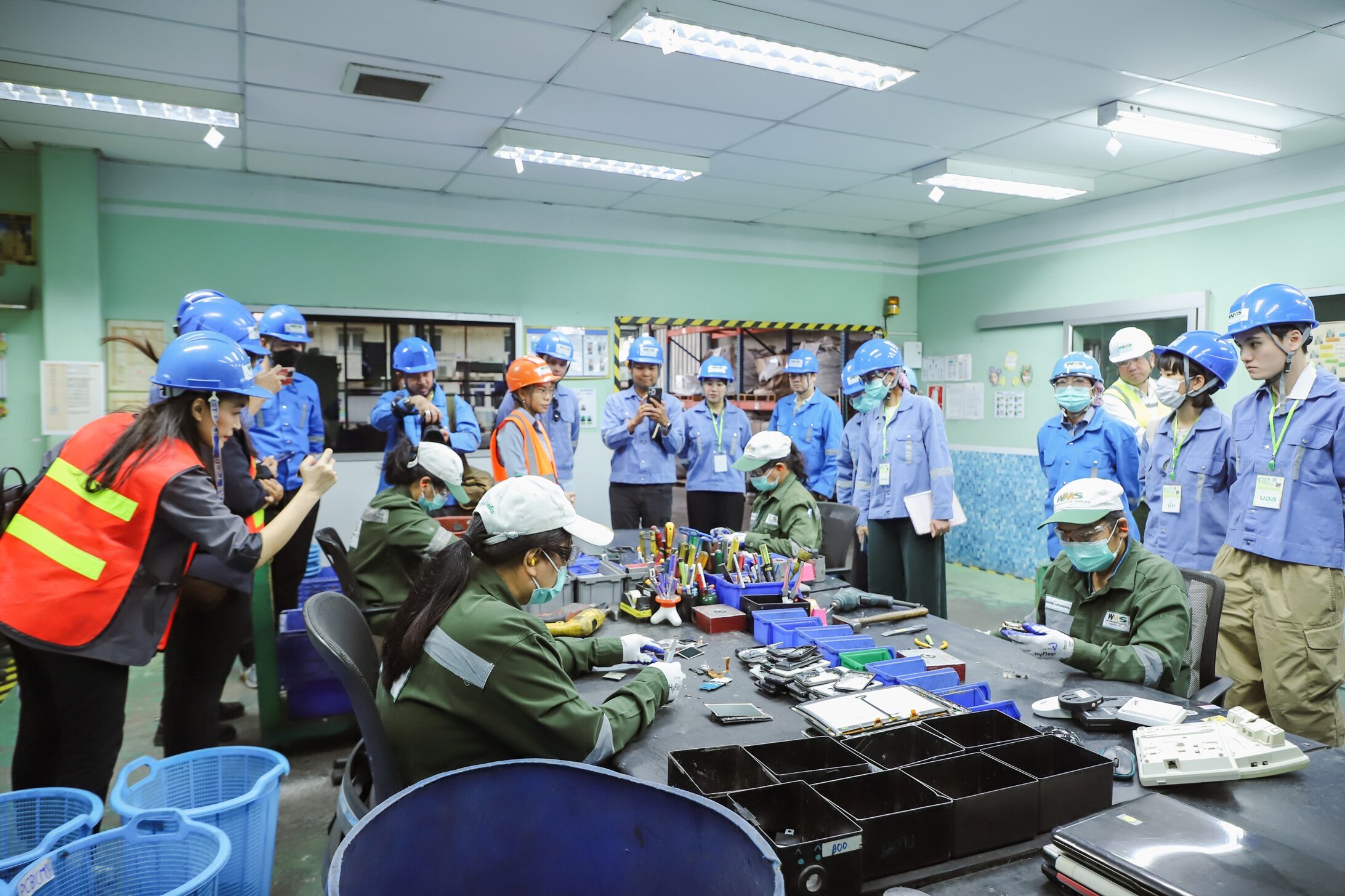 AIS เปิดประสบการณ์ HUB of E-Waste ชวนพันธมิตรทัวร์ จ.ชลบุรี จุดประกายไอเดียสู่ธุรกิจอนาคตยั่งยืน