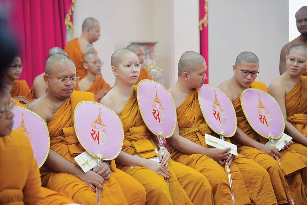 สดจากหน้าพระ - ทุนมูลนิธิเพชรรัตน-สุวัทนา ถวายเปรียญวัดโมลีโลกยาราม