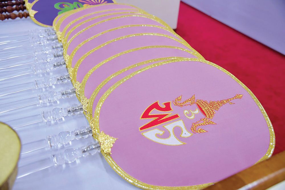 สดจากหน้าพระ - ทุนมูลนิธิเพชรรัตน-สุวัทนา ถวายเปรียญวัดโมลีโลกยาราม