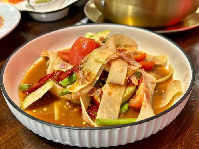 อีเปีย ร้านตำยำรสแซ่บซี้ด เมนูอีสานจัดจ้านอร่อยนัว