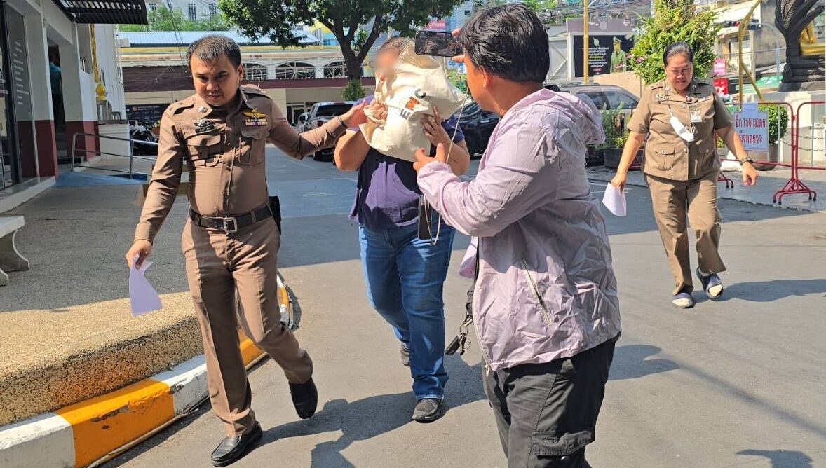 ตร.ทองหล่อ นำตัว ‘เจ๊ตุ้ม’ คดีฉ้อโกงประชาชน ฝากขัง ศาลอาญากรุงเทพใต้ คัดค้านประกันตัว