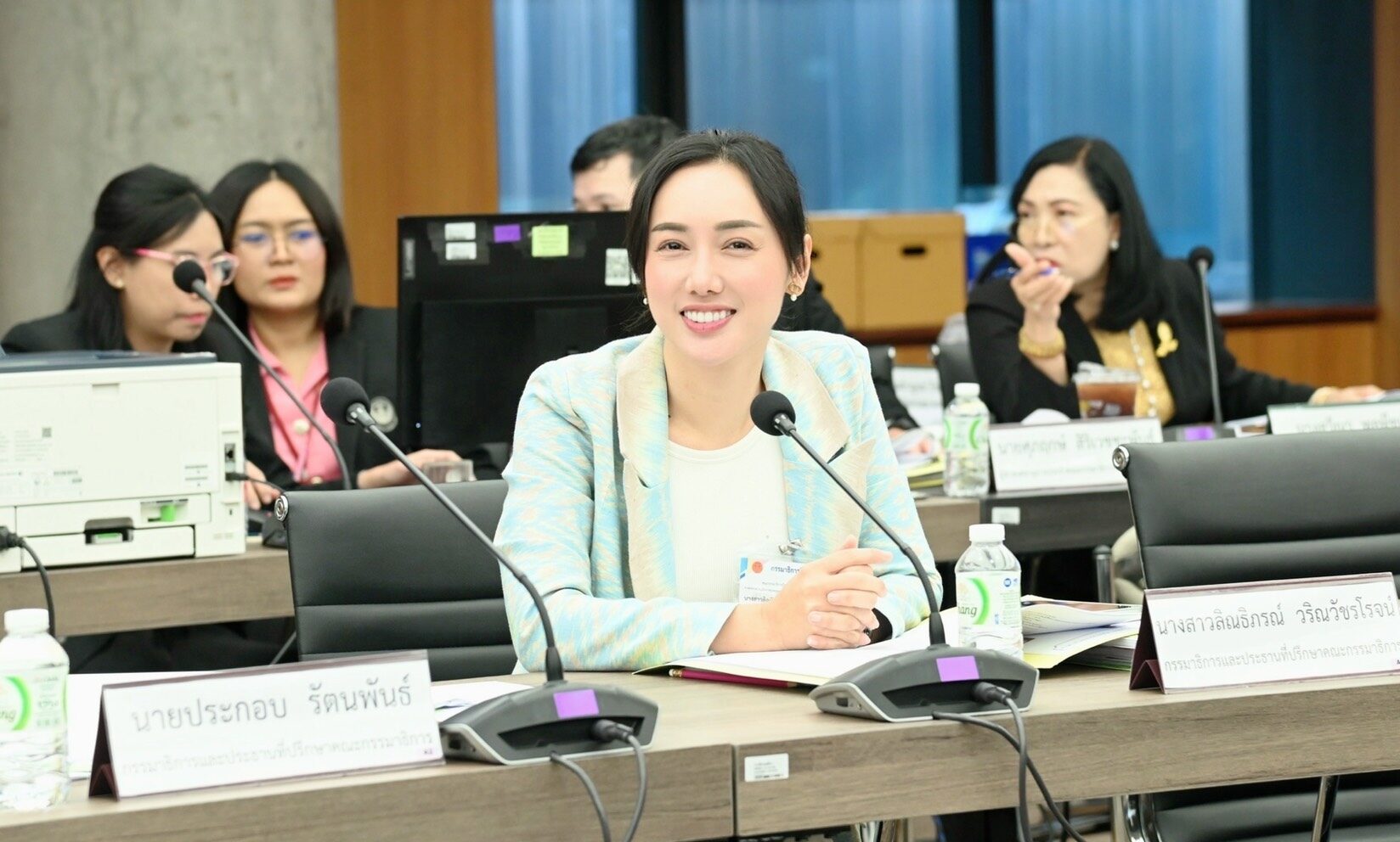 น.ส.ลิณธิภรณ์ วริณวัชรโรจน์ รองเลขาธิการพรรคเพื่อไทย และอดีต รมช.ศึกษาธิการ