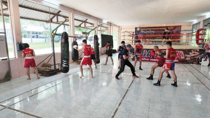 สดจากเยาวชน