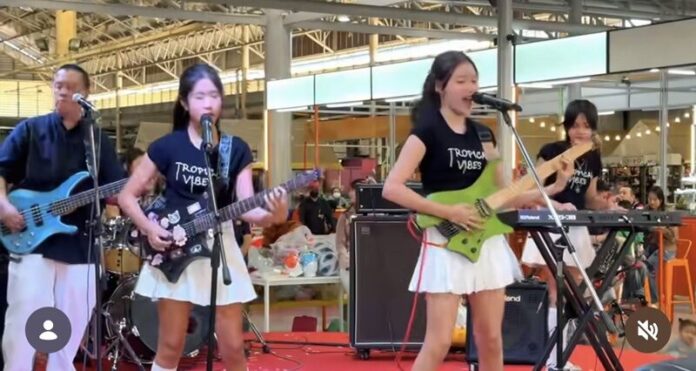 หนิง ภูมิใจ ณิริน ก้าวแรกศิลปิน เซ็นสัญญา LoveiS ปัดตอบดราม่าคอมเมนต์ลูก