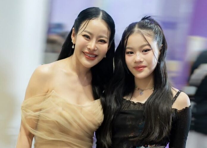 หนิง ภูมิใจ ณิริน ก้าวแรกศิลปิน เซ็นสัญญา LoveiS ปัดตอบดราม่าคอมเมนต์ลูก