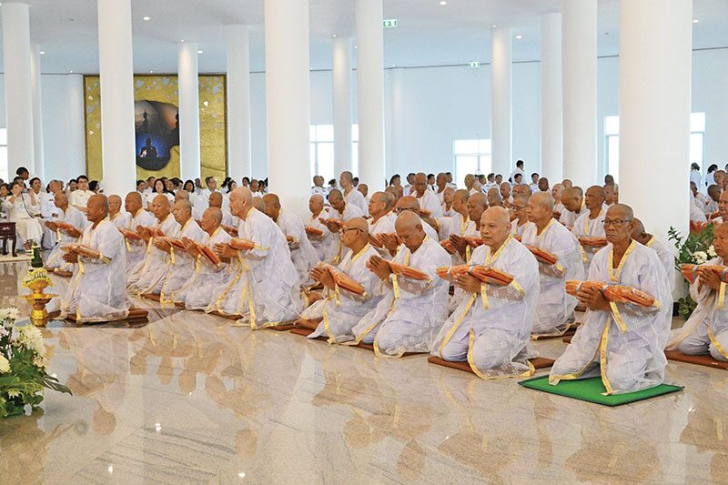 สดจากหน้าพระ - พิธีบรรพชาอุปสมบทหมู่