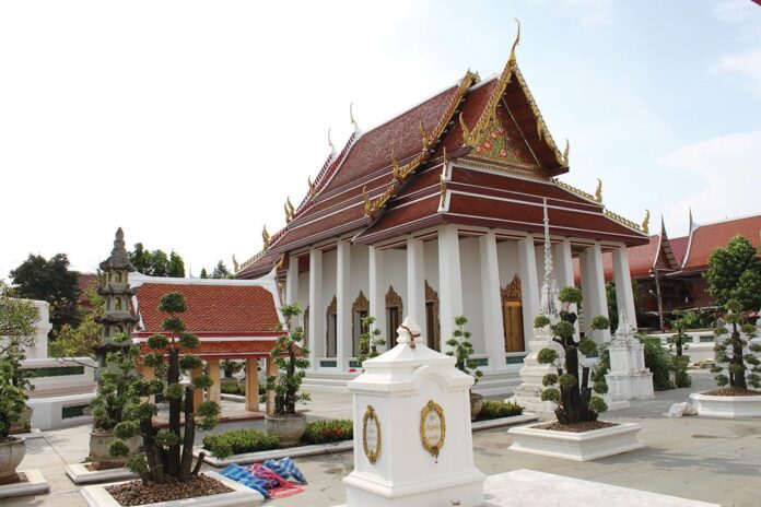 ข่าวสดพระเครื่อง - พระปิดตาพิมพ์หัวบานเย็น หลวงปู่เอี่ยม วัดหนัง