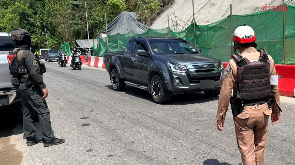 ยางรั่วระนาว ถนนเส้นยะลา-เบตง กำลังก่อสร้าง เศษวัสดุหล่นแทงยางรถยนต์ โชคดีเกิดเหตุกลางวัน