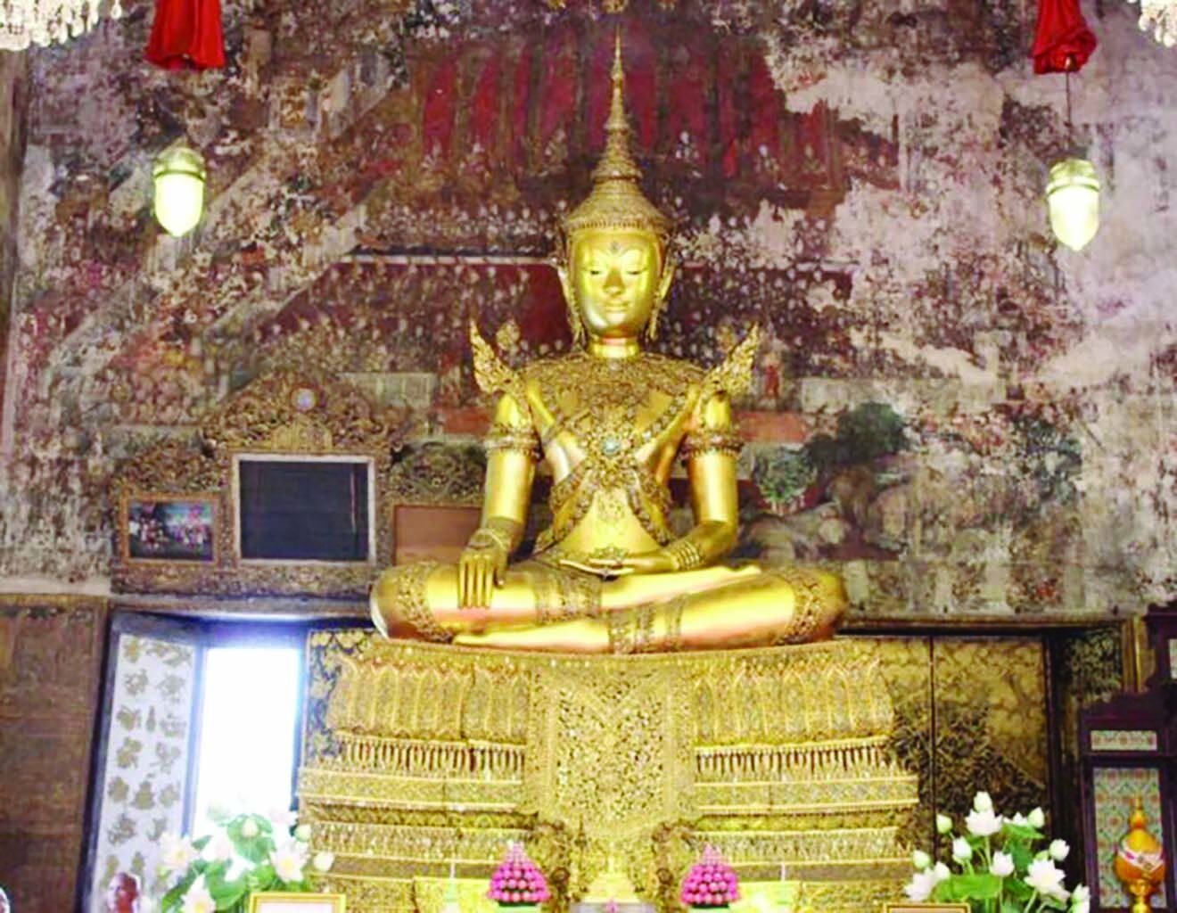 พระพุทธมหาจักรพรรดิ