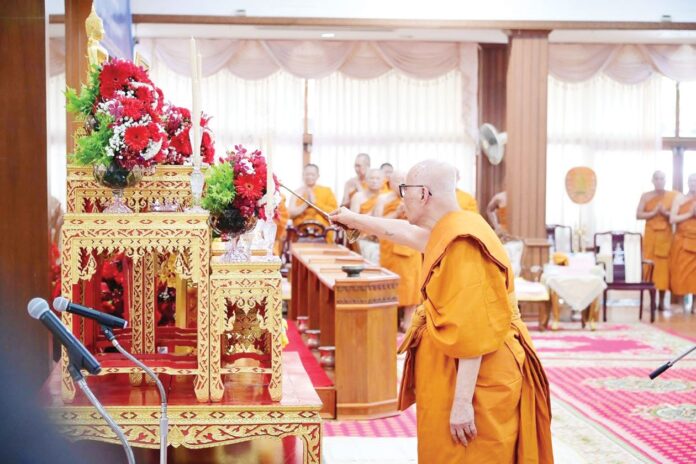 สดจากหน้าพระ
