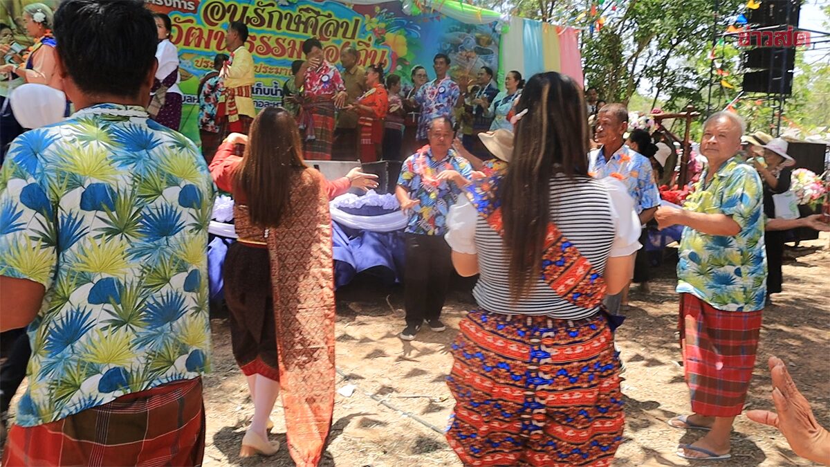 เริ่มแล้ว สงกรานต์คนชายแดนคึกคัก สุขครั้งแรกของปี ชาวบ้าน สบายใจไม่หวั่น รบก็ย้าย ไม่รบก็อยู่กันไป