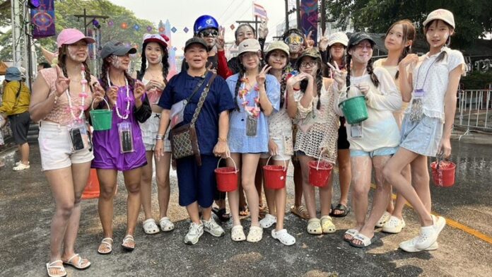Chiang Rai Songkran festival boosts tourism despite heat | News by Thaiger